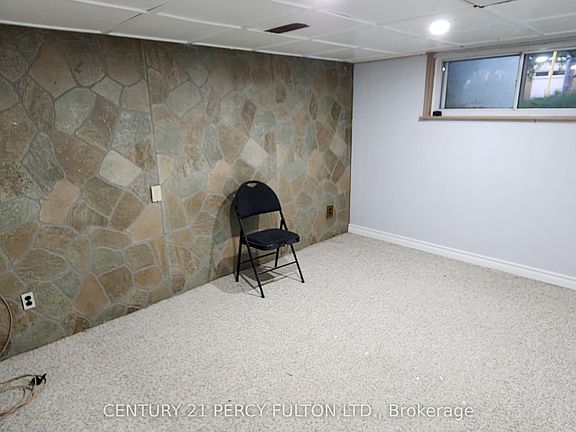 3rd image of 86 Nelson St #Basement