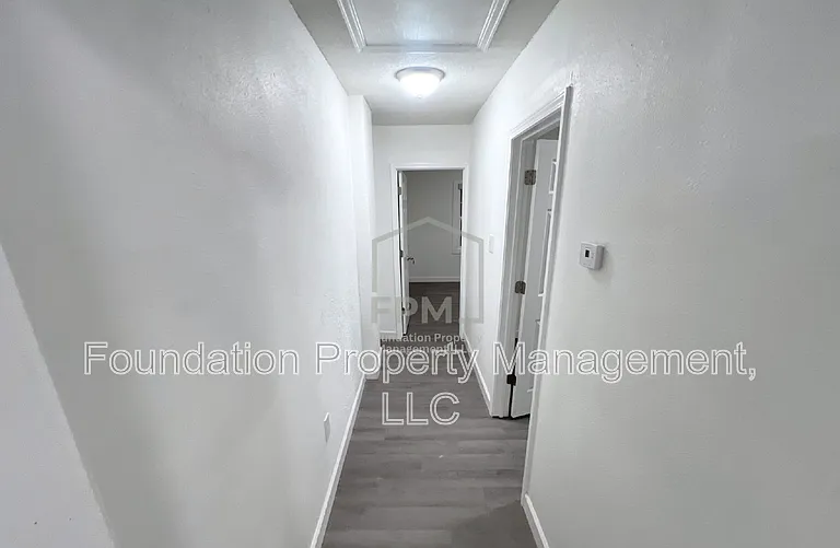 2773 Waverly Ave — Photo 6