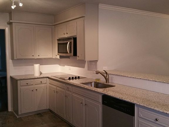 3rd image of 1213 Crestwood Dr