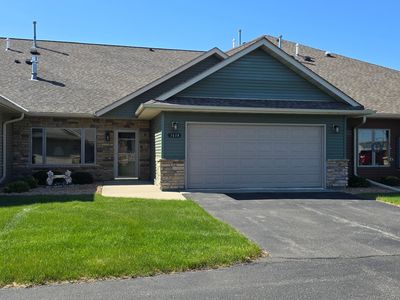 1614 Thunderbird Rd, Marshall, MN, 56258