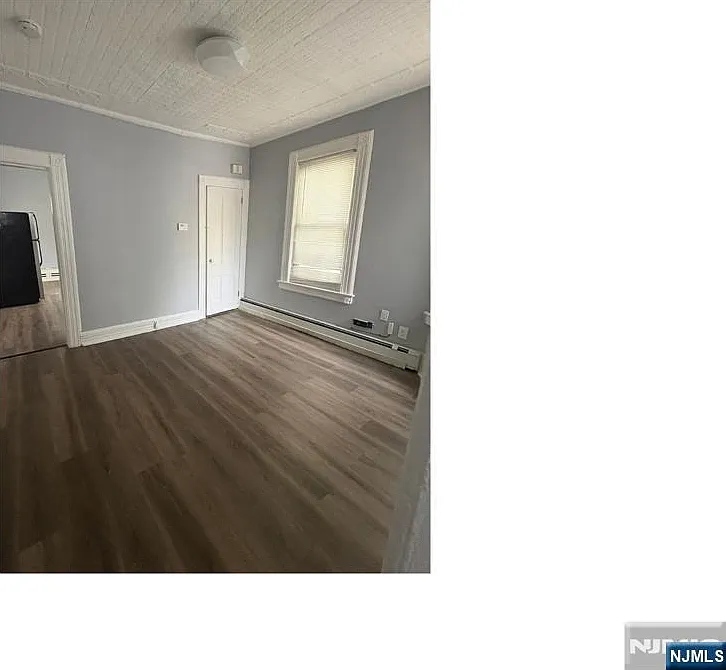 3 bed, 1.0 bath, $2,000 — Photo 2
