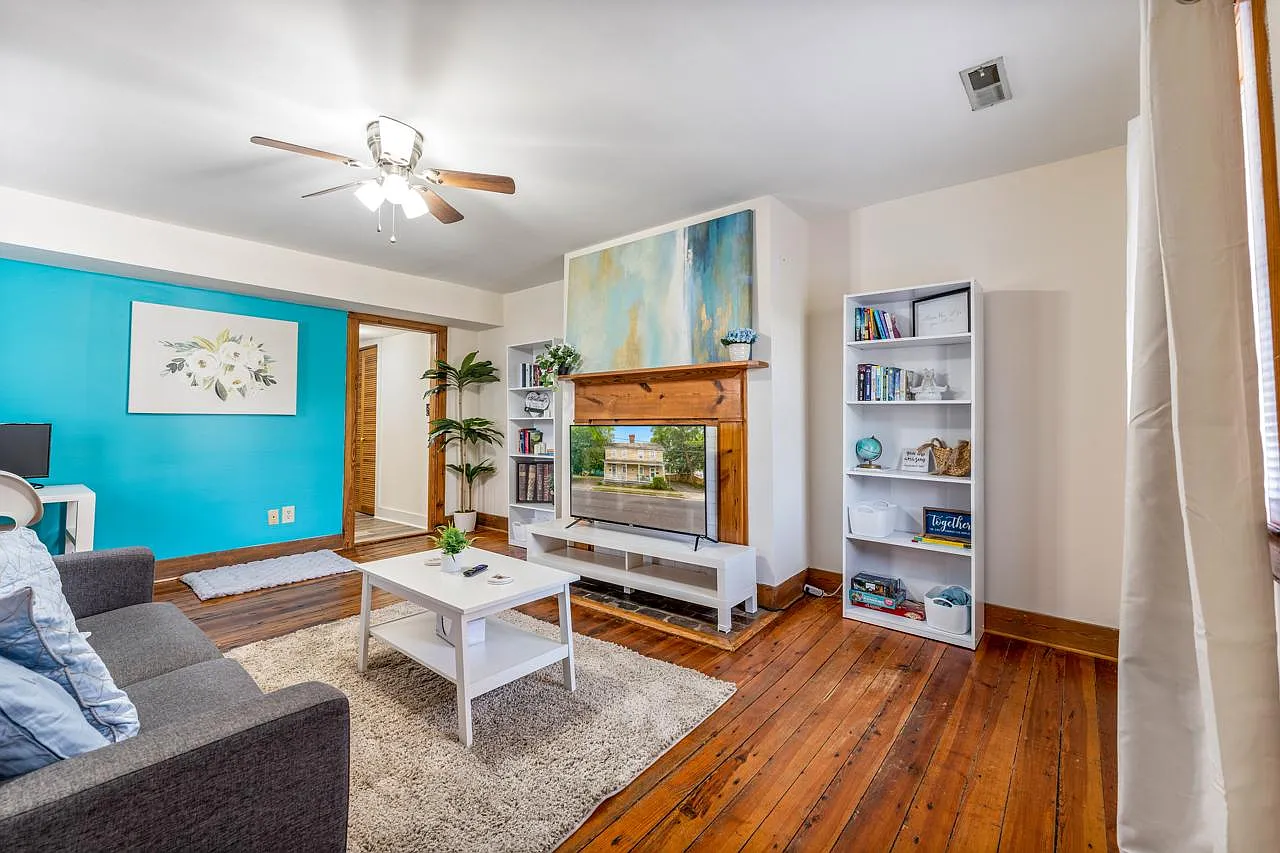 102 Lewis St — Photo 4