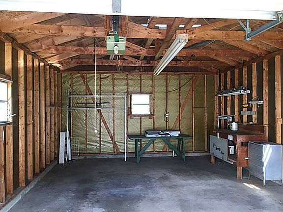 4th image of 121 Julia St