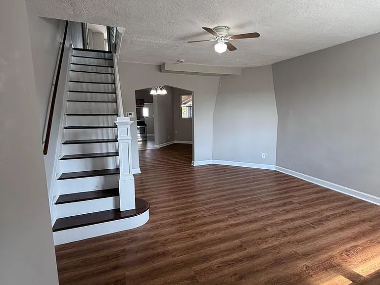 3231 Dundalk Ave — Photo 2