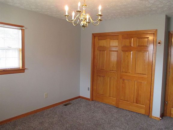 5th image of 305 E Bard St