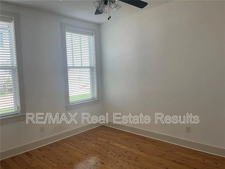 103 SE G Ct — Photo 12