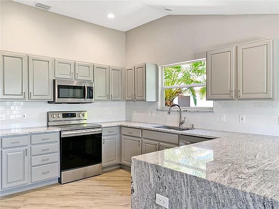 5th image of 2555 Caribe Dr