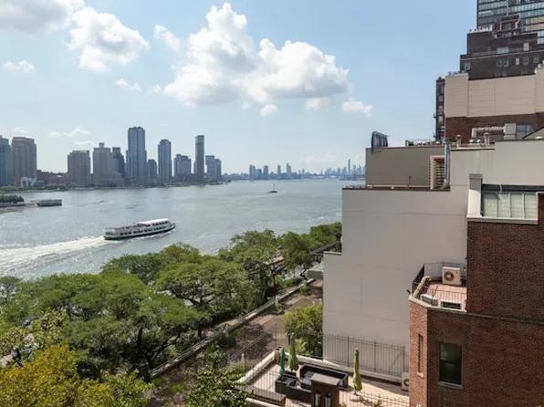 439 East 51st Street image 17 of 19