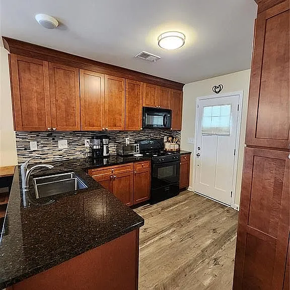 990 Grant St SE — Photo 7