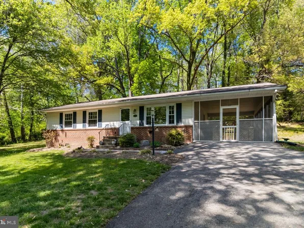 10258 Springhill Newtown Rd, La Plata, MD 20646