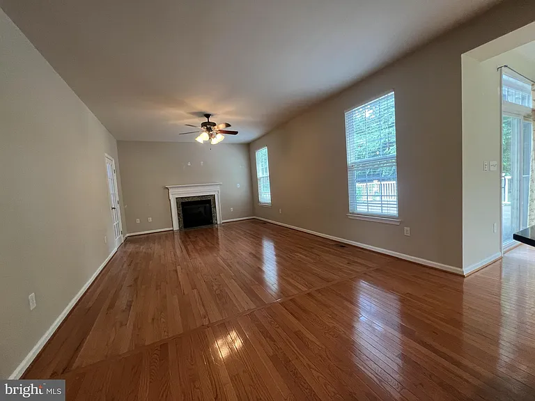 4511 Nightingale Ct — Photo 7
