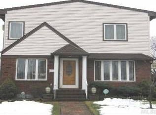 15736 24th Ave, Whitestone, NY 11357