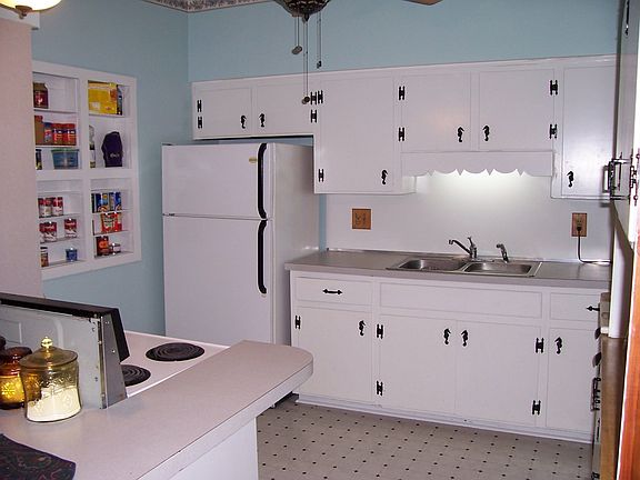 2nd image of 207 Marion Ave
