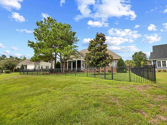 5th image of 207 Minnow Ln.