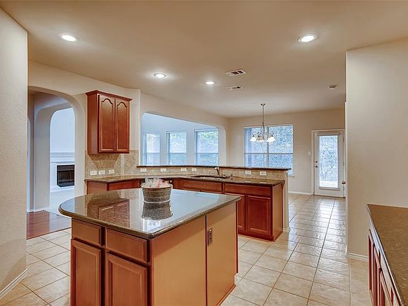 2nd image of 682 Oak Creek Dr
