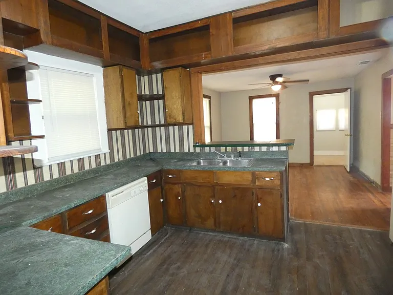 1436 E North 10th St — Photo 9
