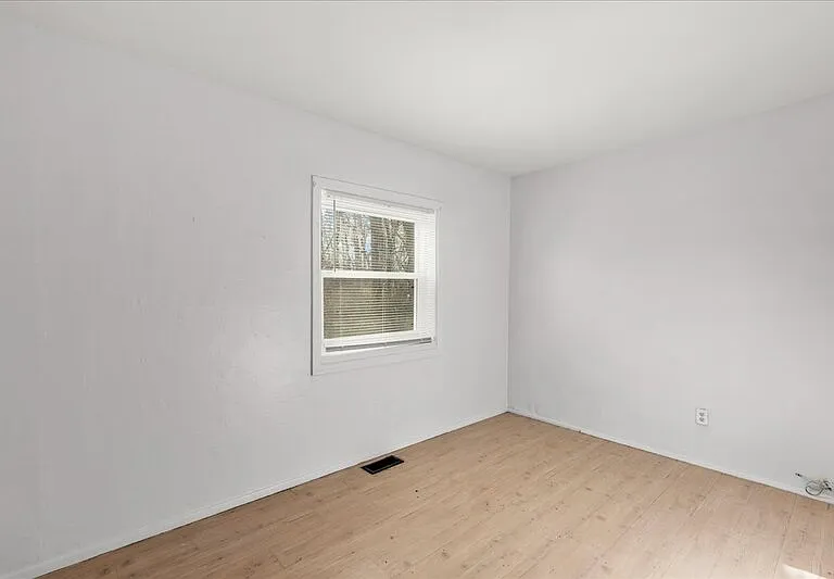 28 Crescent Dr — Photo 13