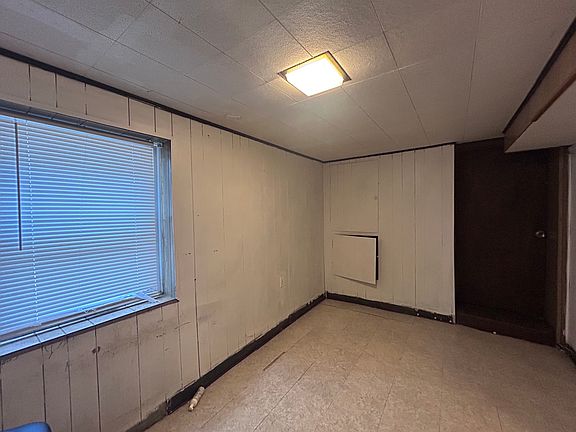 4th image of 3742 N Troy St Unit 1