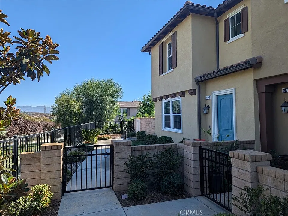 28740 Jardineras Dr