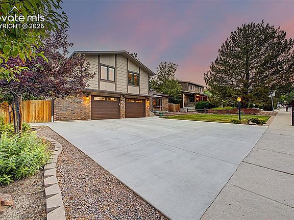 3rd image of 425 Grey Eagle Dr