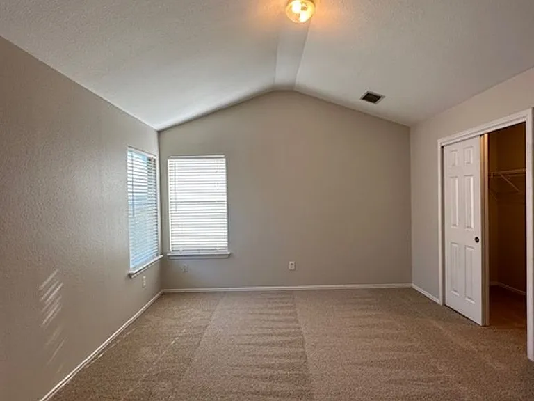 5157 Hartson — Photo 28