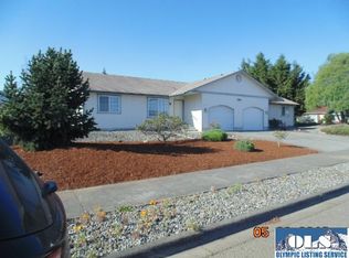 697 W Fir St, Sequim, WA