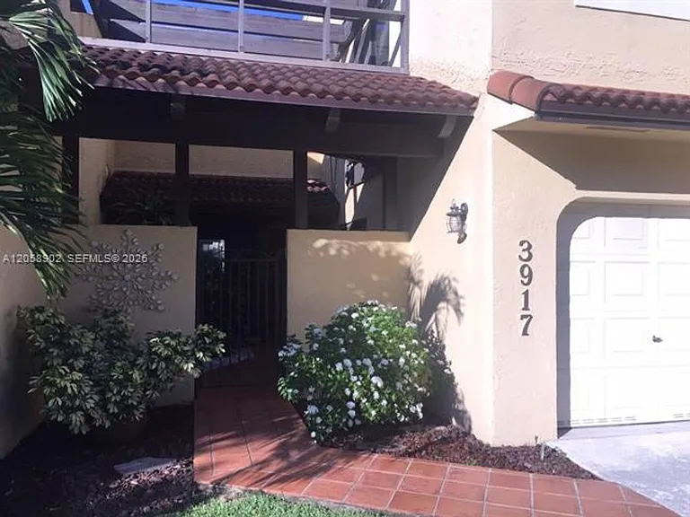 3917 Adra Ave #Townhouse E-46A — Photo 2