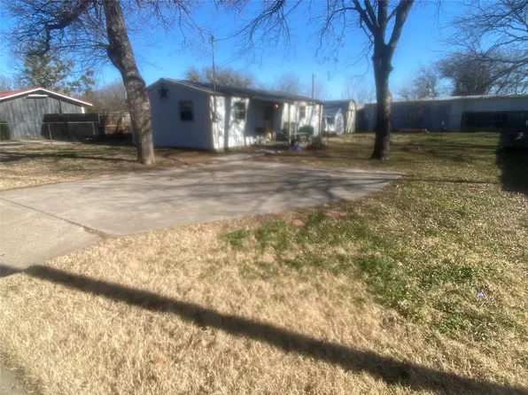 1051 N Race St, Stephenville, TX 76401