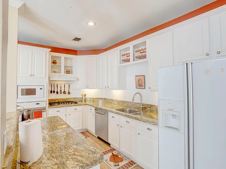 9504 Rodeo Dr — Photo 23