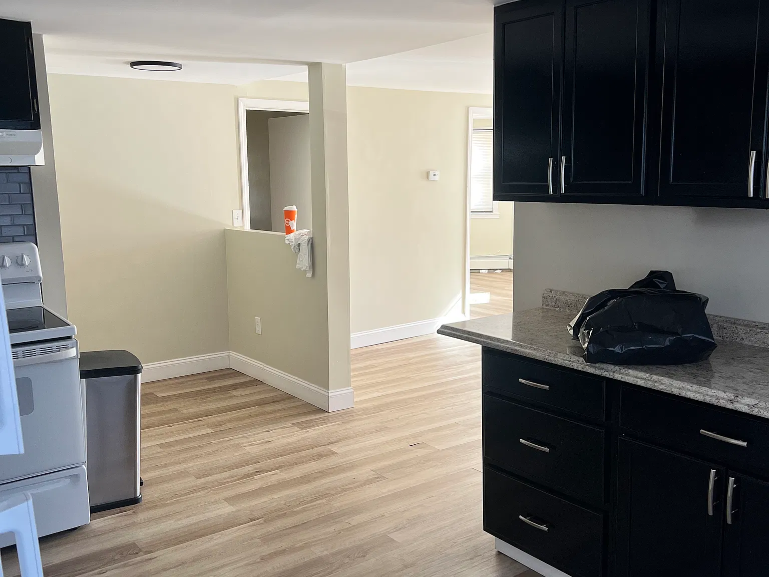 3 bed, 650 sqft, $1,650 — Photo 3