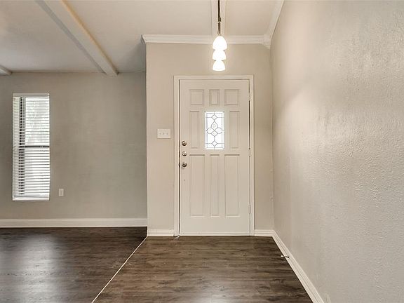 4th image of 1713 Chesterfield Dr