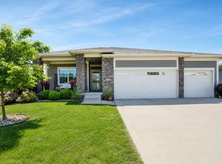 9425 Bellflower Ln, Norwalk, IA 50211