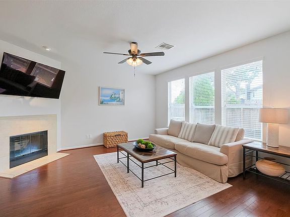 4th image of 10058 Hillside Bayou Drive