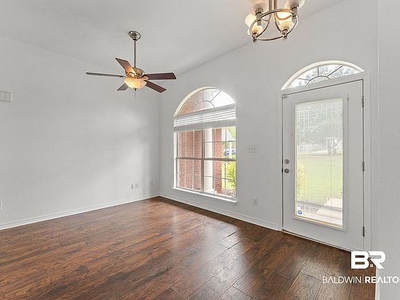 3rd image of 25465 Lakeland Dr
