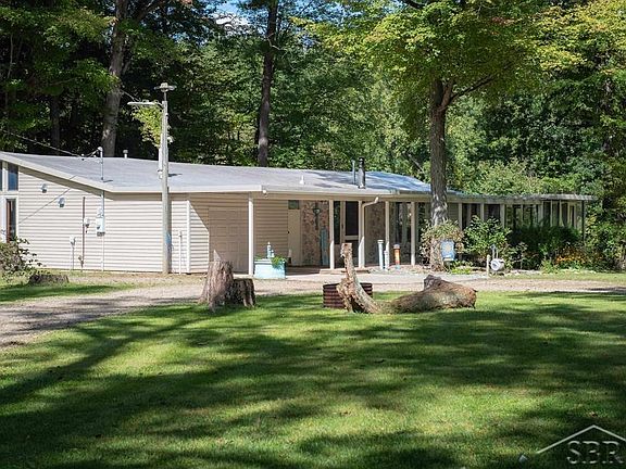 5th image of 90 Wiley Rd