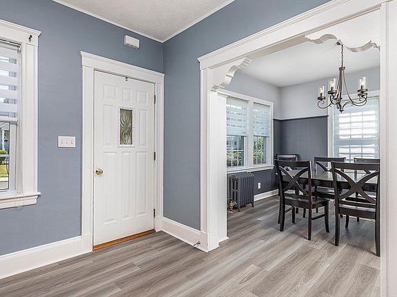 4th image of 32 Raymond Rd