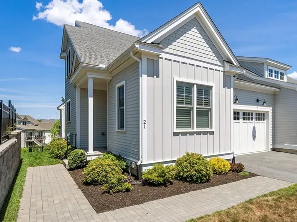 21 Birkdale Ln #21, Hopkinton, MA 01748