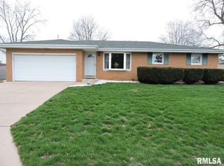 161 E Pinewood St, Morton, IL