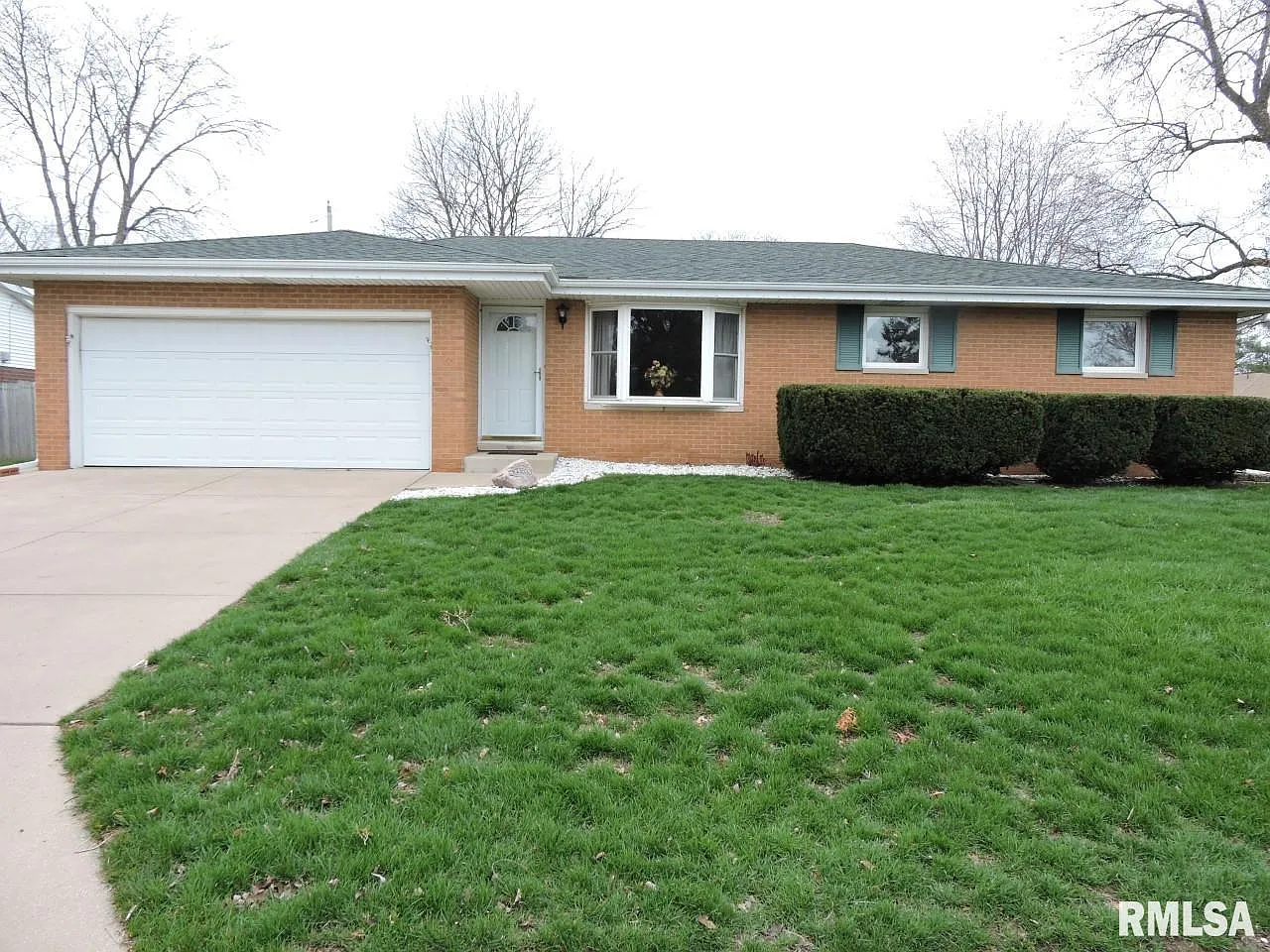 161 E Pinewood St photo 1