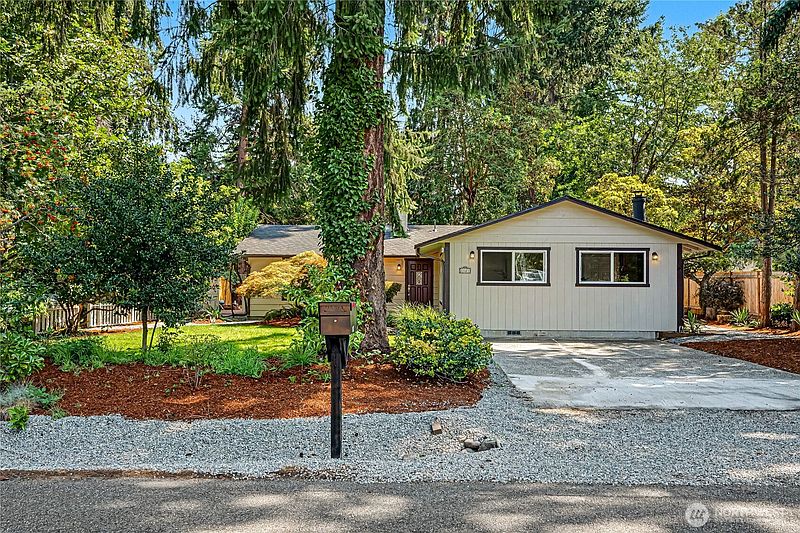 2nd image of 1121 Military Road E