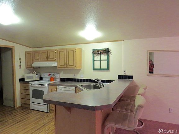 5th image of 11607 199th Ave E
