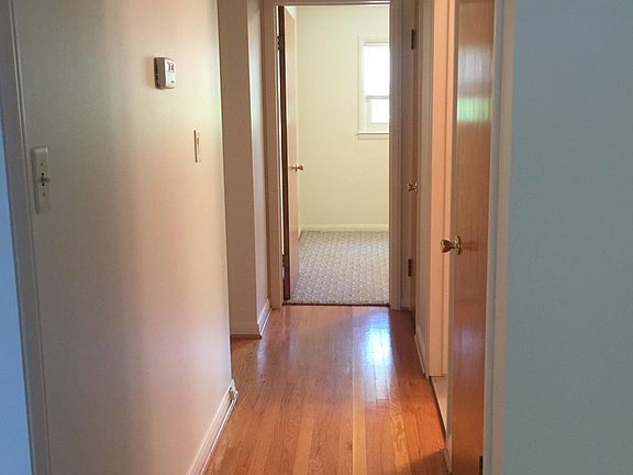 3rd image of 212 Catalpa Dr