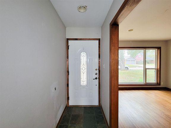 5th image of 2403 Willowby Dr