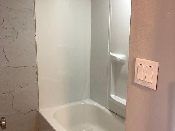 5th image of 1302 E Newark Ave #B
