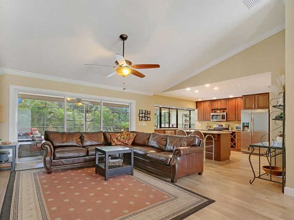 3rd image of 773 SW River Ct