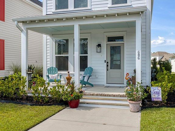 5th image of 686 Blueway Ave