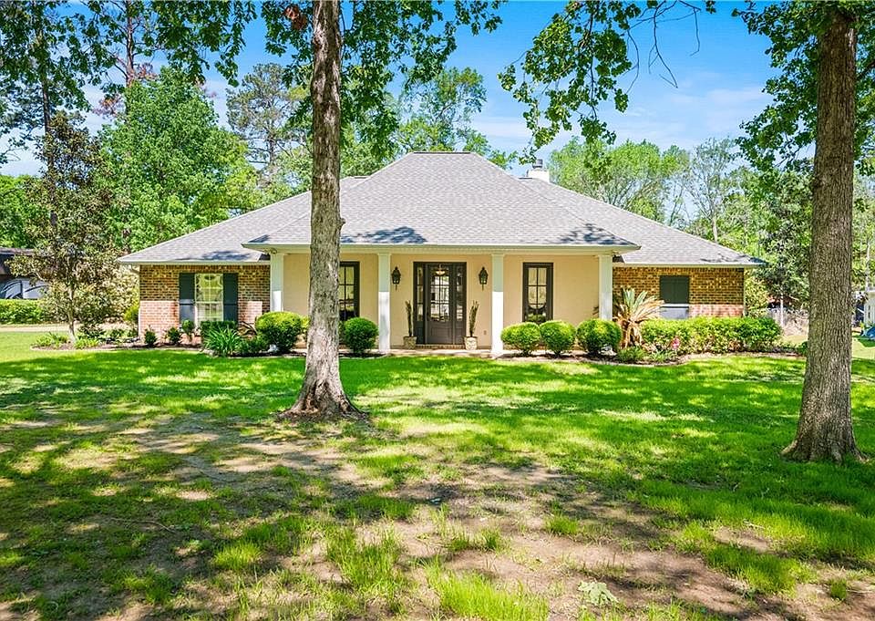 1st image of 1010 Lake Dr