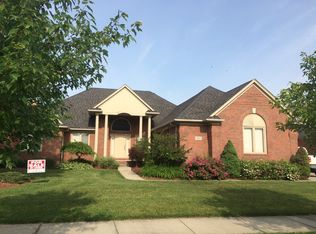 55601 Saint Regis Dr, Shelby Township, MI 48315
