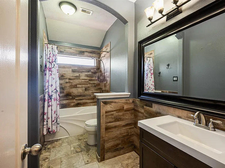 2931 Silver Landing Ln — Photo 22