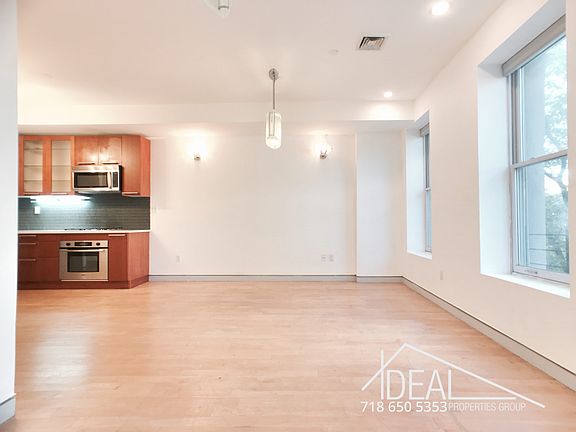 5th image of 236 6th Ave APT 1D